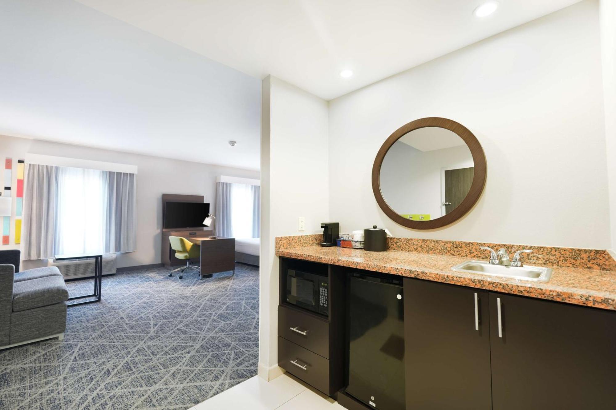Hampton Inn And Suites Tulsa Central Екстериор снимка