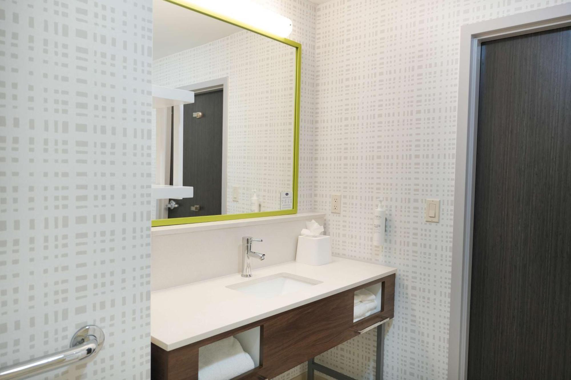 Hampton Inn And Suites Tulsa Central Екстериор снимка