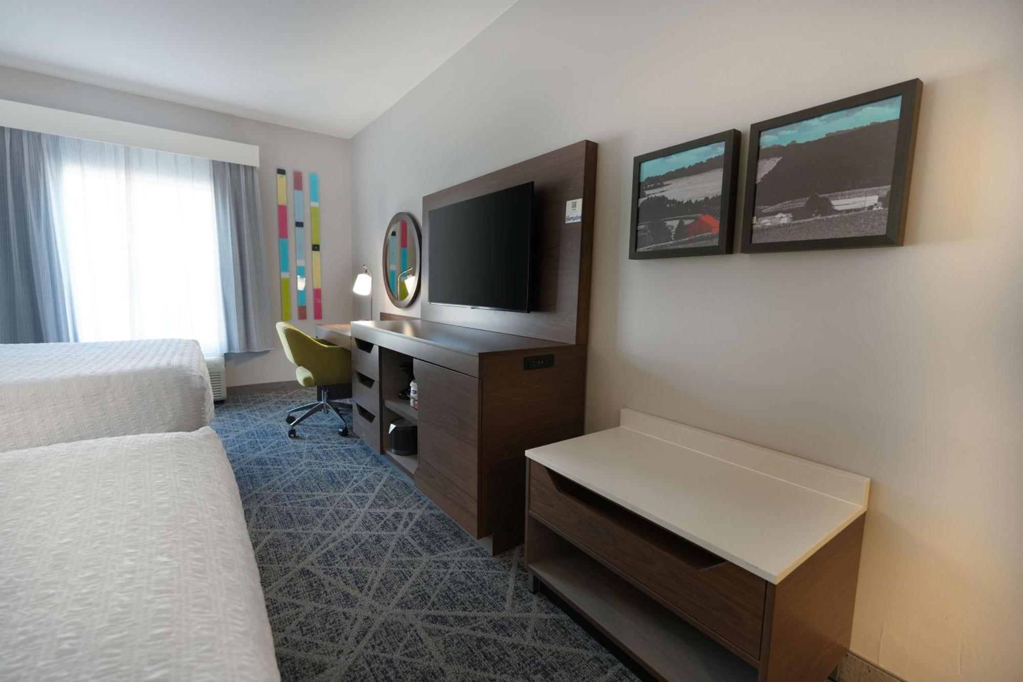 Hampton Inn And Suites Tulsa Central Екстериор снимка