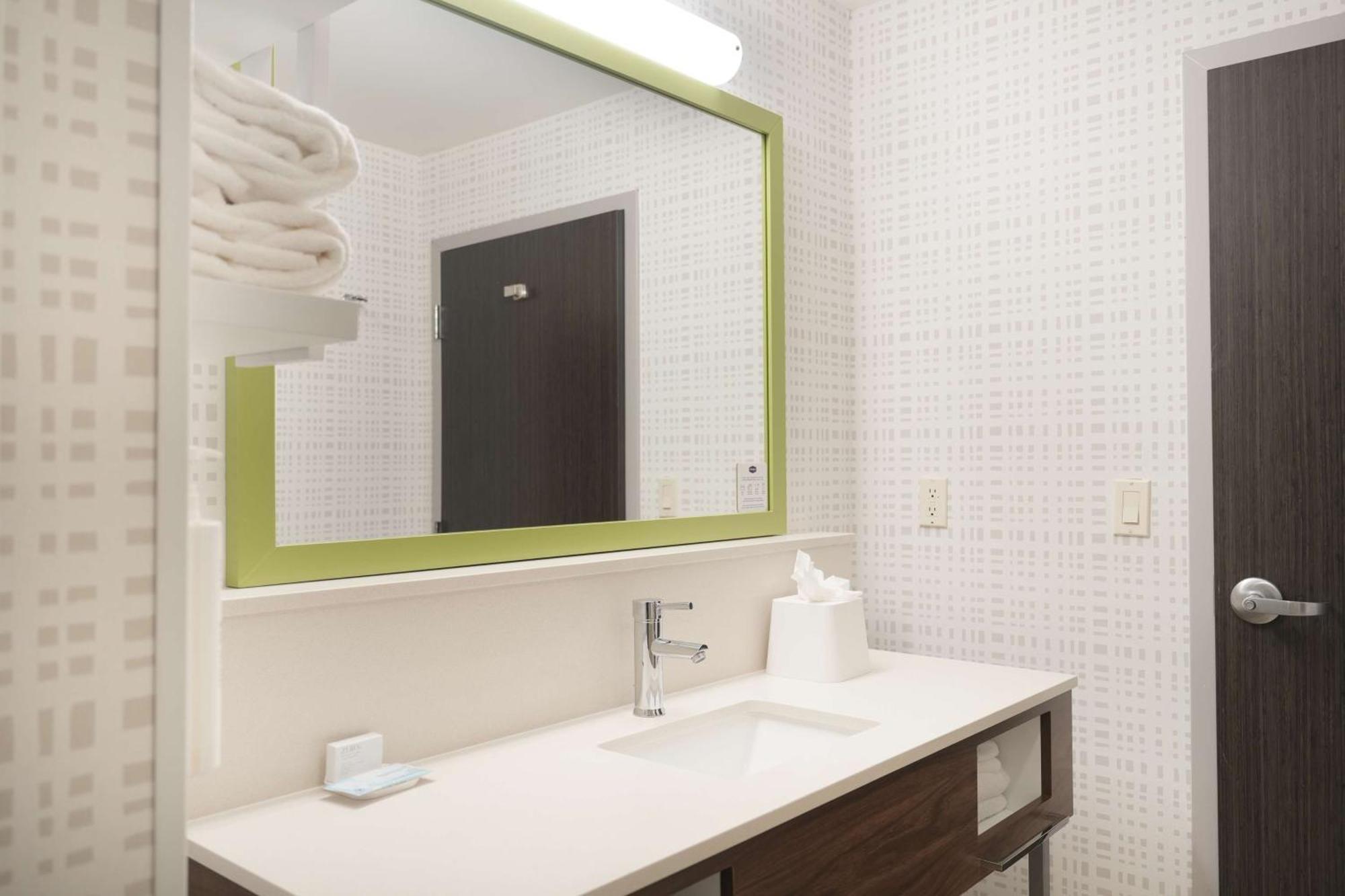 Hampton Inn And Suites Tulsa Central Екстериор снимка