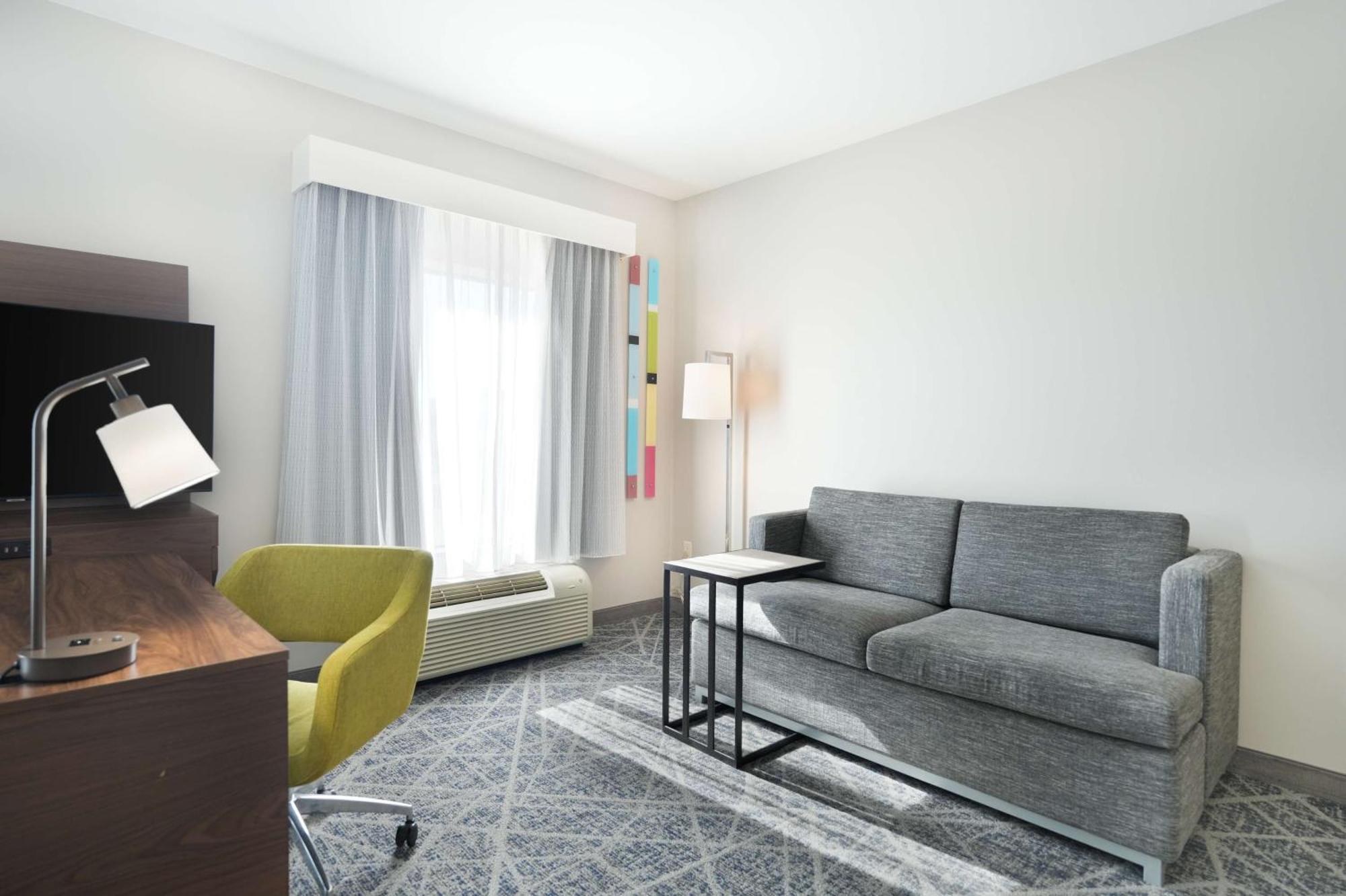 Hampton Inn And Suites Tulsa Central Екстериор снимка